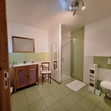 Les Hirondelles De La Baie