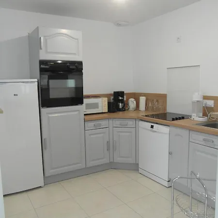 Les Hirondelles De La Baie Dom wakacyjny Vains