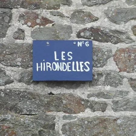 Les Hirondelles De La Baie