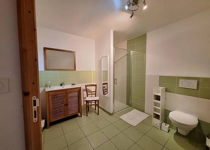 Les Hirondelles De La Baie