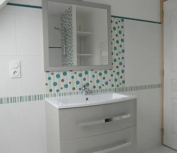 Les Hirondelles De La Baie * Vains